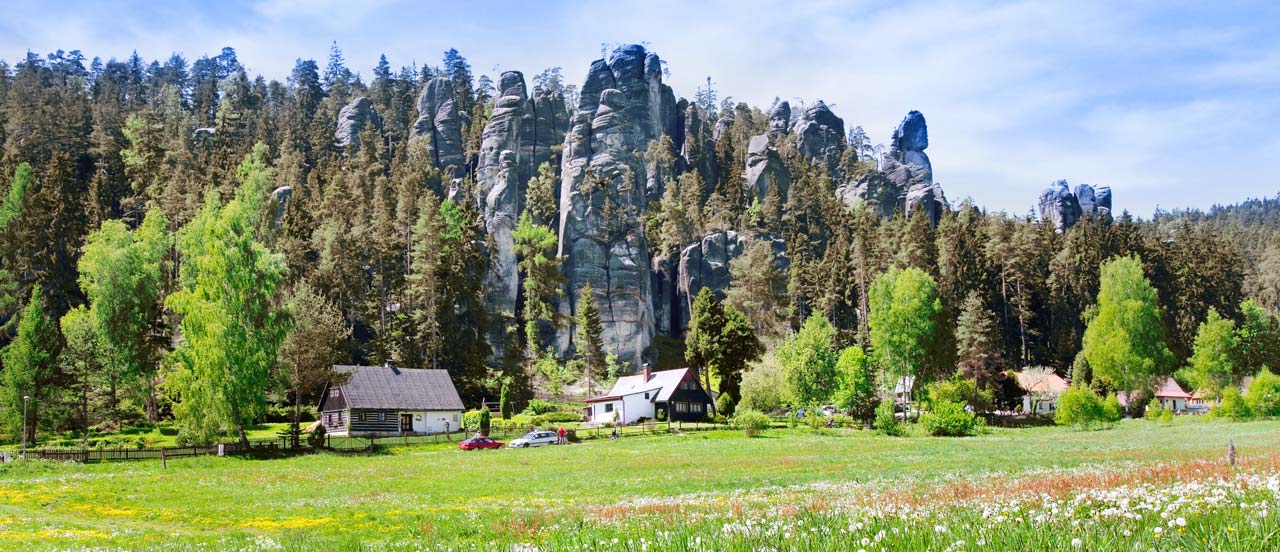 Czech-republic-town-near-rocks-1280x552